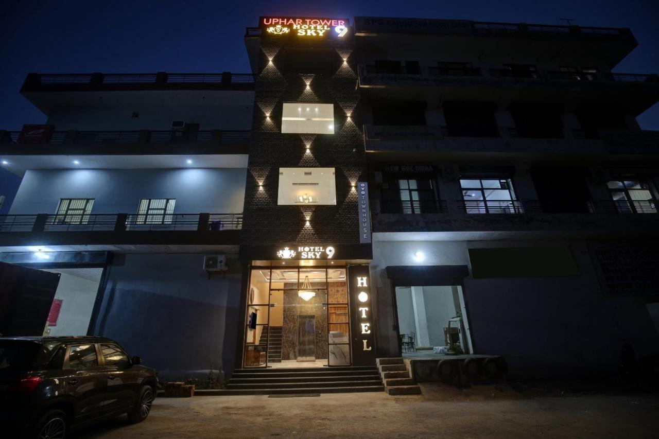 Townhouse Sky Hotel Ludhiana Bagian luar foto