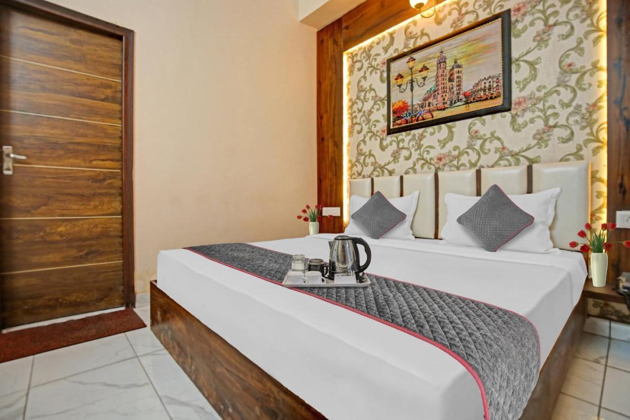Townhouse Sky Hotel Ludhiana Bagian luar foto